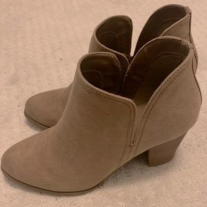 Tan ankle Bootie